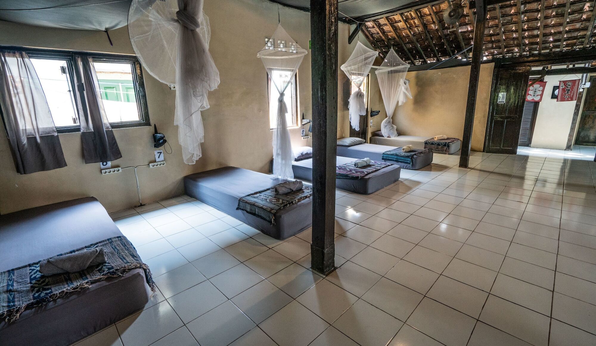 Losmanos Hostel Yogyakarta Luaran gambar